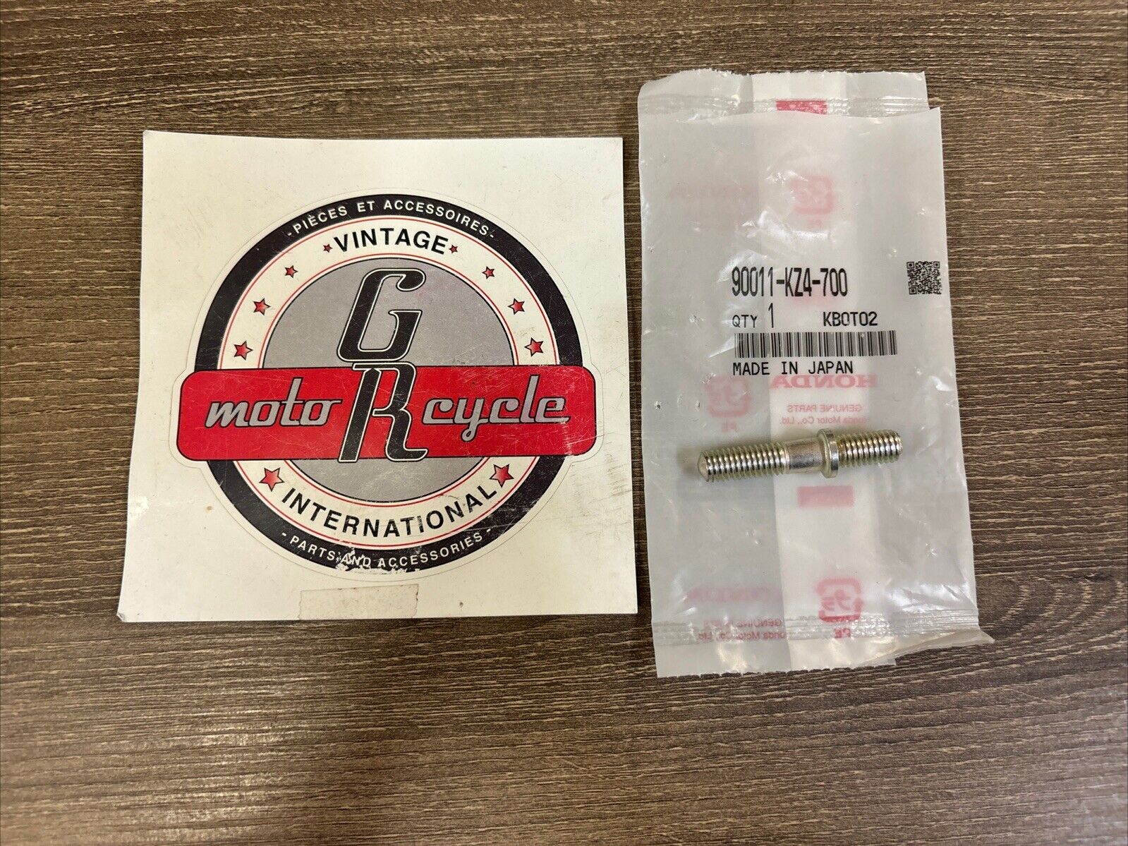 NOS Honda 1990 - 2007 CR125 R SPECIAL STUD BOLT 90011-KZ4-700 H130