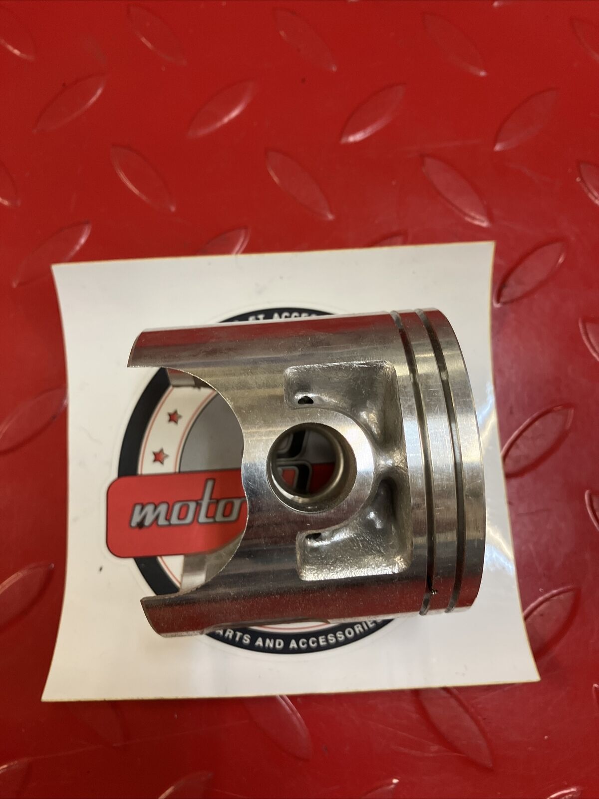 NOS Yamaha IT175 1977 - 1978 PISTON 3 O/S 0.75 1W2-11637-10-00 Y17