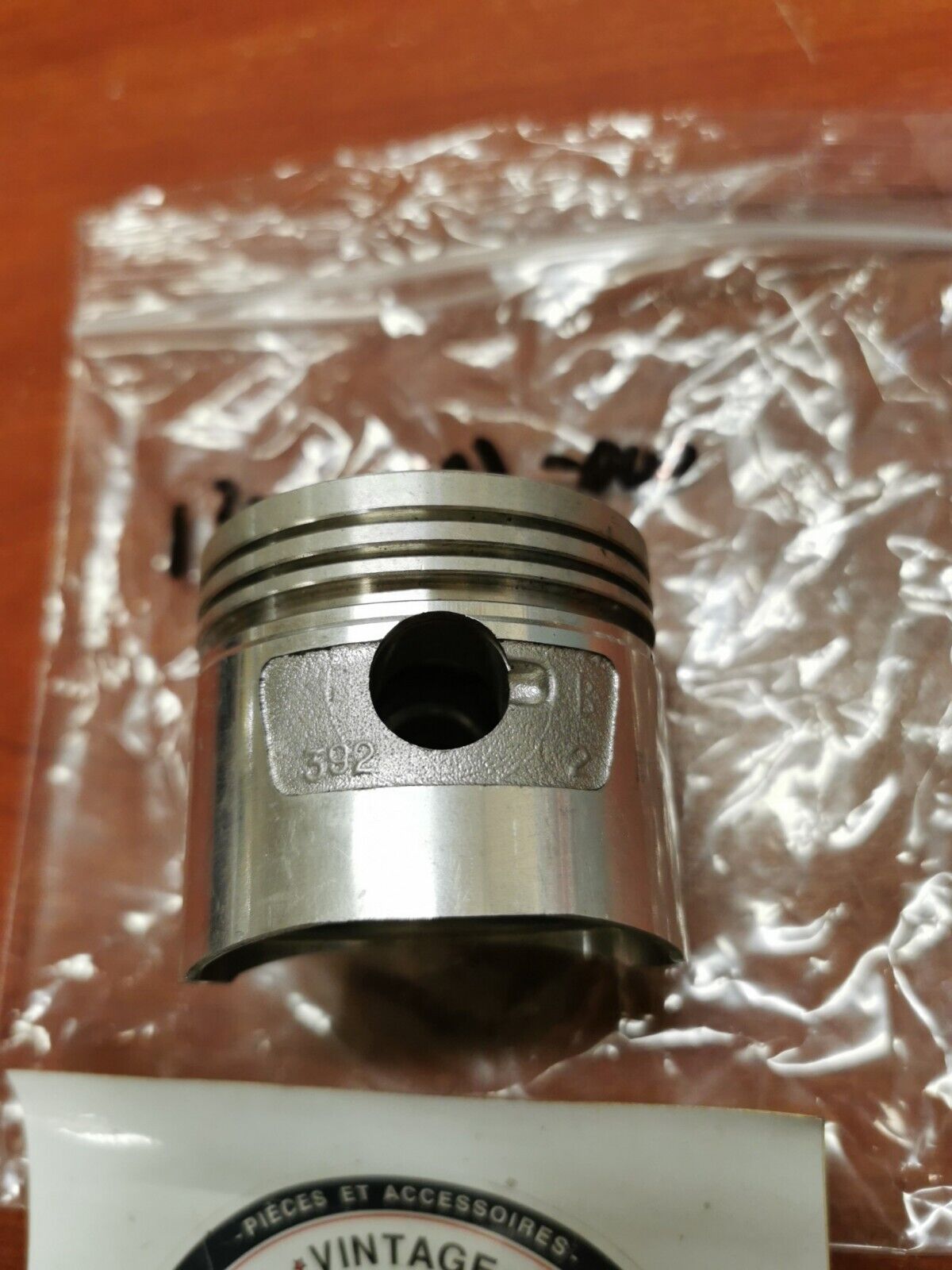 NOS Honda 1976 CB750F PISTON (STD) 13101-392-000 H62
