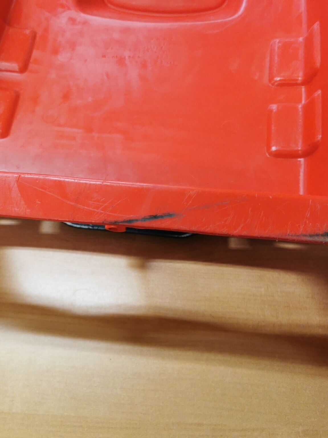 NOS Yamaha 1992 1993 YFM350 FENDER, FRONT UR CHAPPY RED 3HN-21511-80-00