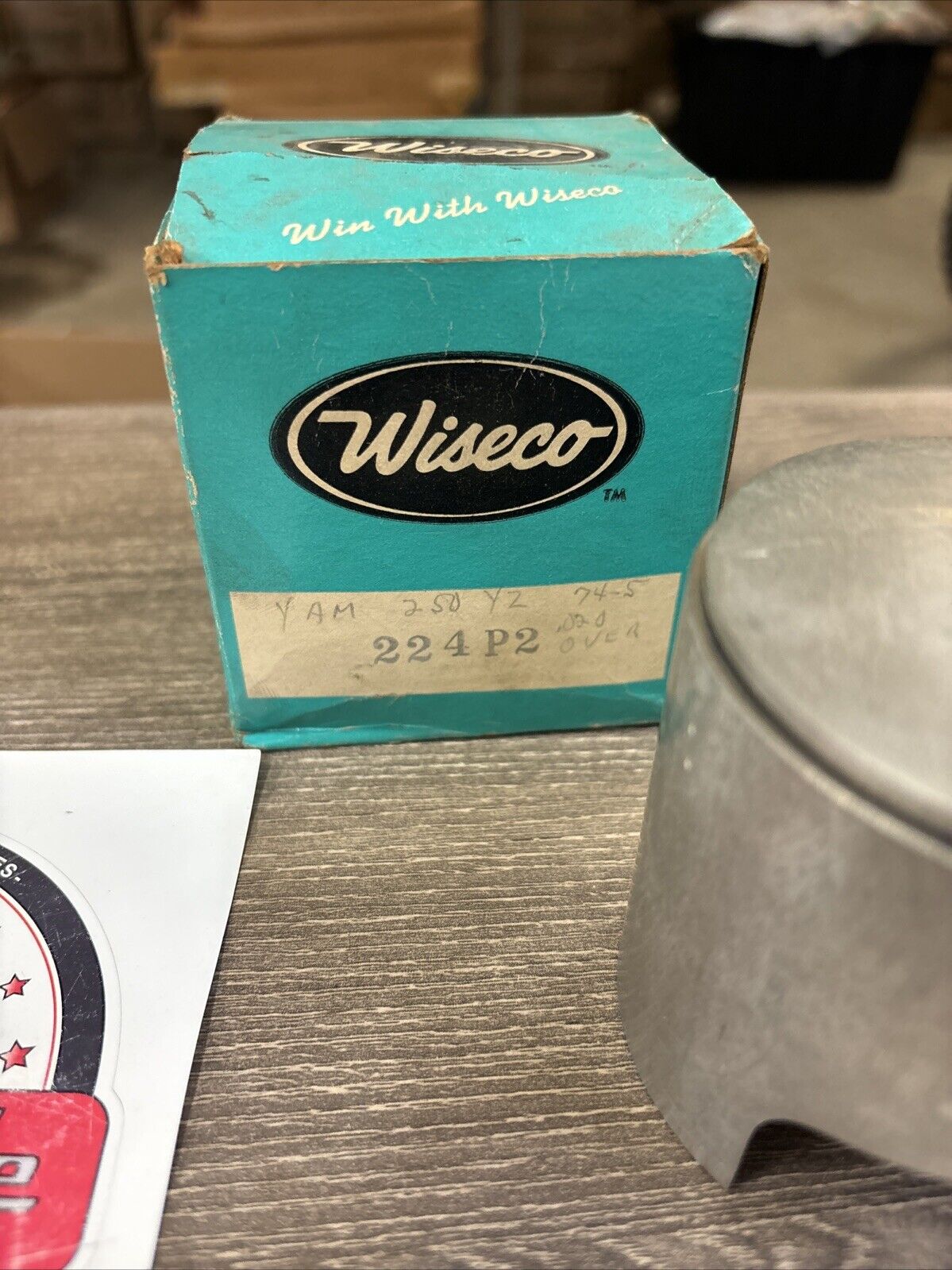 NOS WISECO YAMAHA 1974 1975 YZ250 PISTON O/S 0.020 224P2 J62