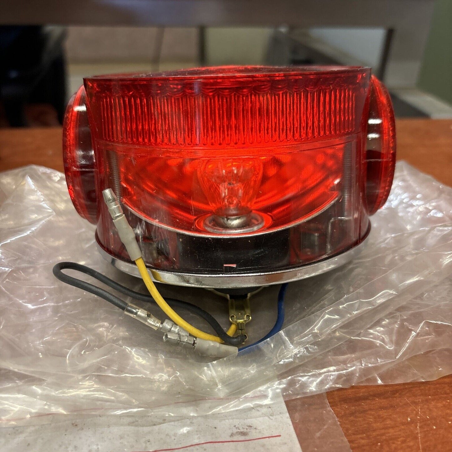 NOS Yamaha TAIL LAMP UNIT 437-84510-61 SUB 437-84510-60-00 437-84510-62-00 Y172