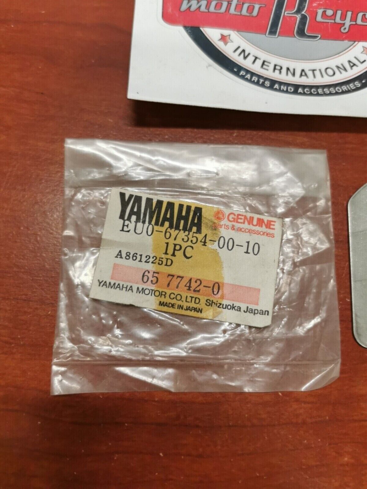 NOS Yamaha SHIM (T=1.0) EU0-67354-00-10 SUB. EU0-67354-D0-00 Y100