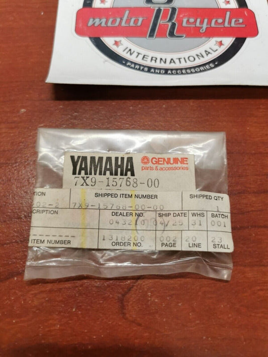 NOS YAMAHA YS624 EF4000 EF5000 YP20 YP30 BOLT 7X9-15768-00-00 Y72