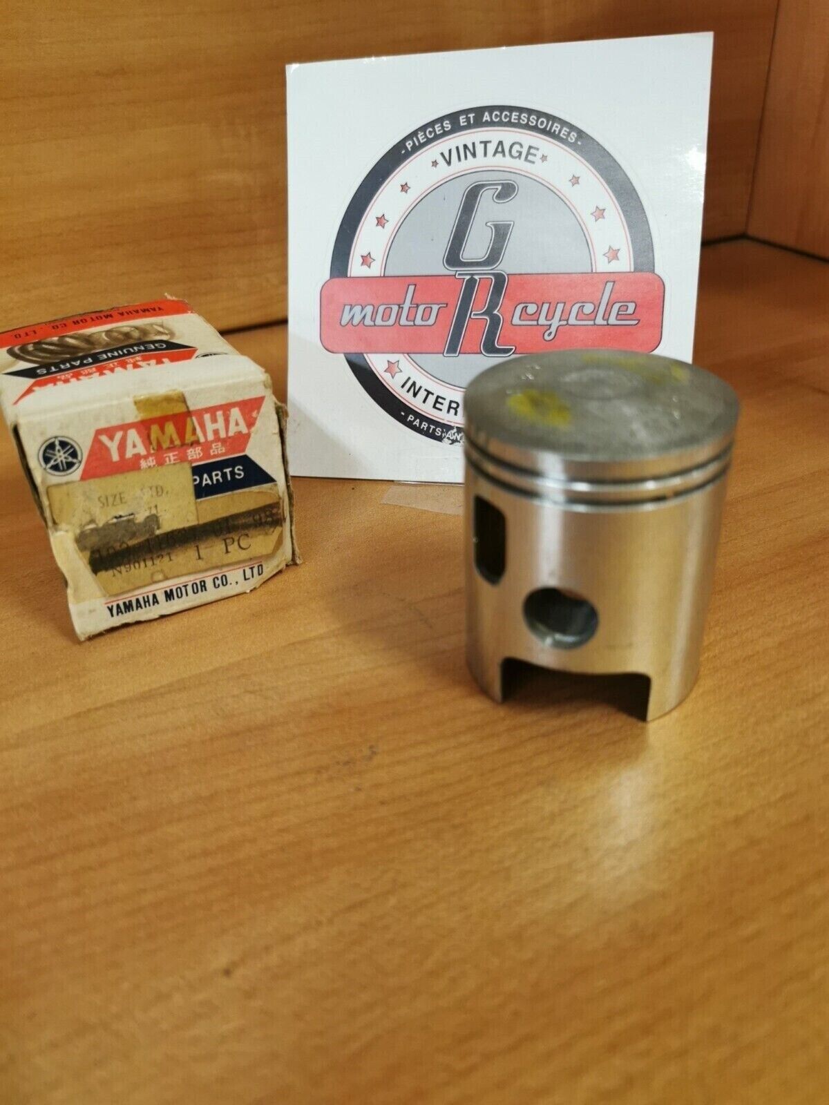 NOS YAMAHA EX340  1976  PISTON STD 197-11631-01-96  Y47