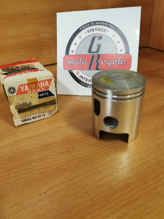 NOS YAMAHA EX340  1976  PISTON STD 197-11631-01-96  Y47