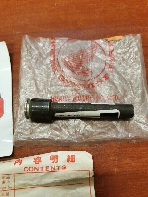 NOS Honda XL350 ROCKER ARM SHAFT EXHAUST 14452-385-680 H71