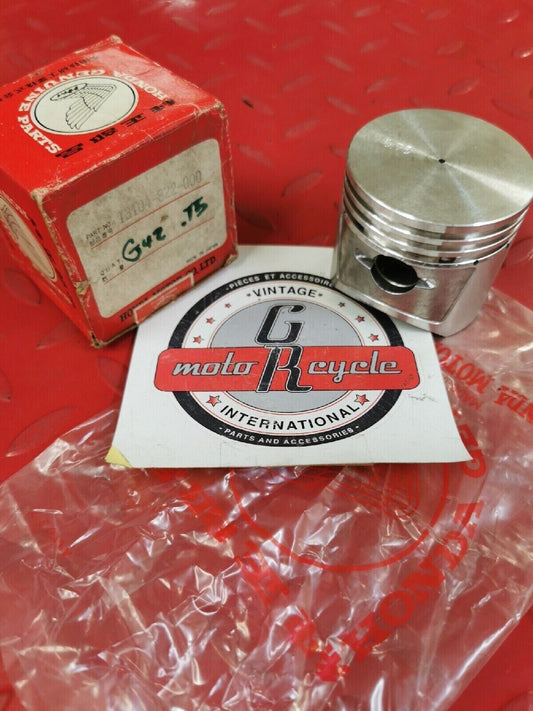 NOS HONDA ENGINES G42 PISTON .75  13104-822-000 H38