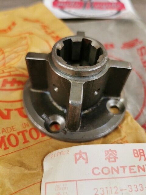 NOS HONDA CB350F 1972 CB400F  HUB DRIVEN SPROCKET 23112-333-000 H87