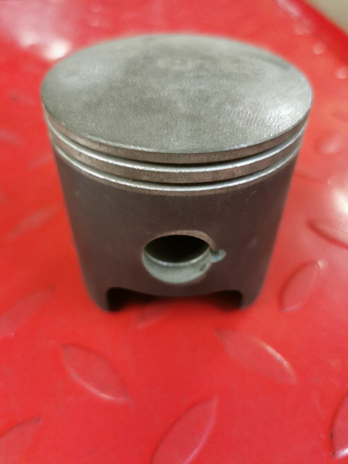 NOS HONDA  ATC250R  1984  PISTON  STD  13101-964-670  H38