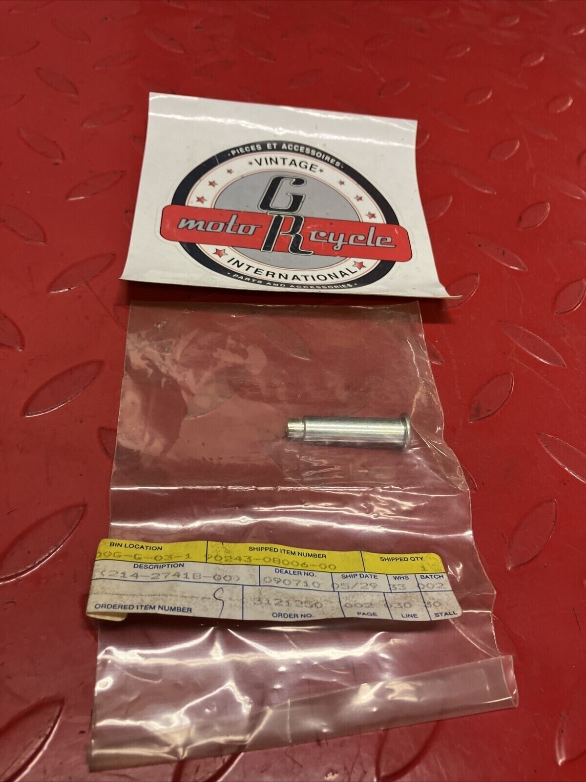 NOS YAMAHA PIN 90243-08006-00 Y63