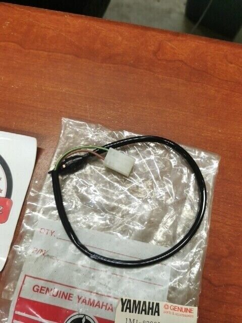 NOS Yamaha FRONT STOP SWITCH 1M1-83980-30-00 SUB 1M1-83980-31-00 Y164