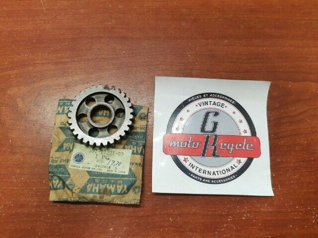 NOS Yamaha RD200 2ND WHEEL GEAR 397-17221-00-00 SUB 397-17221-01-00 Y141