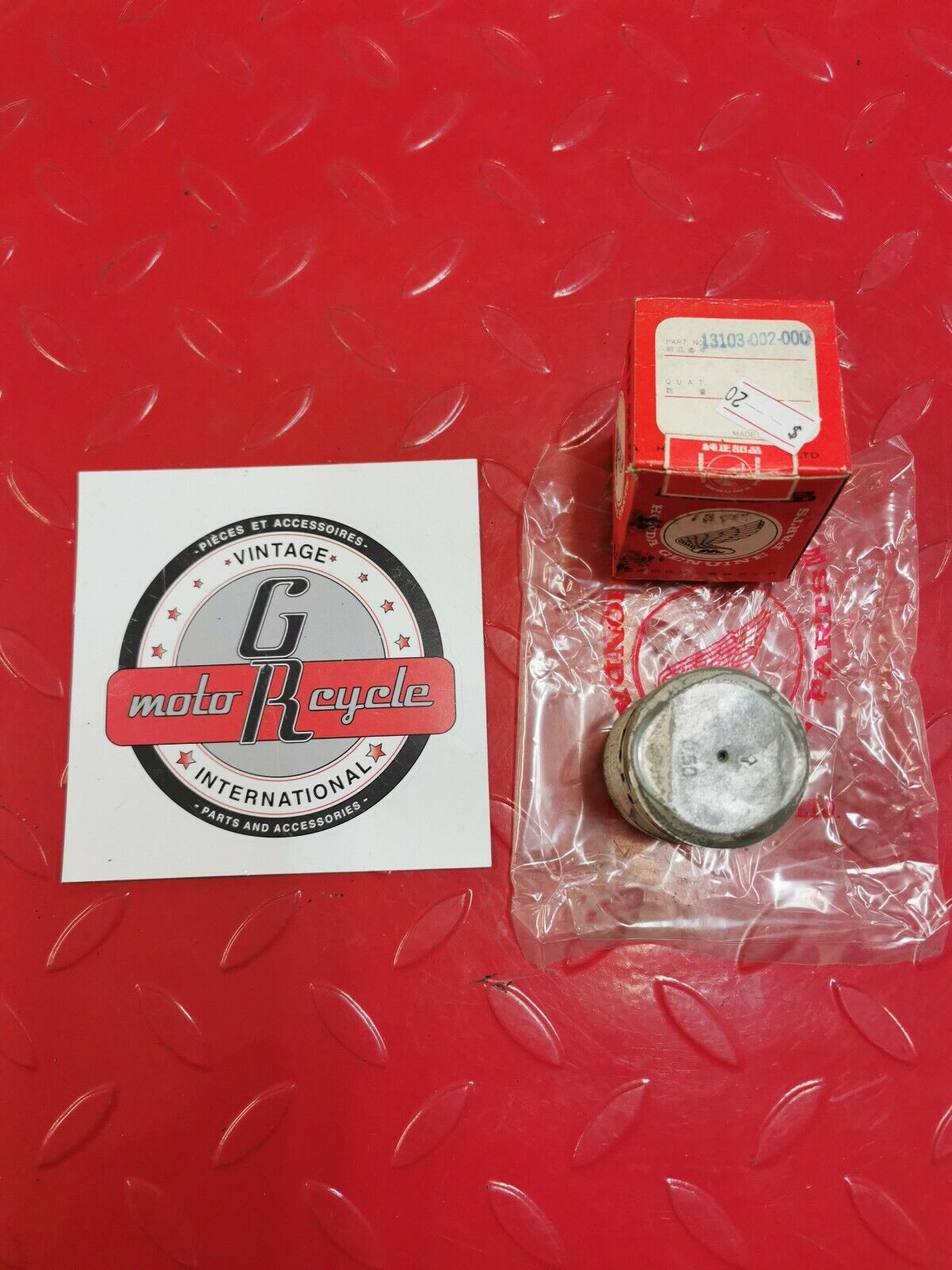 NOS Honda C105 CA105 CD105 PISTON 0.50 13103-002-000 H3