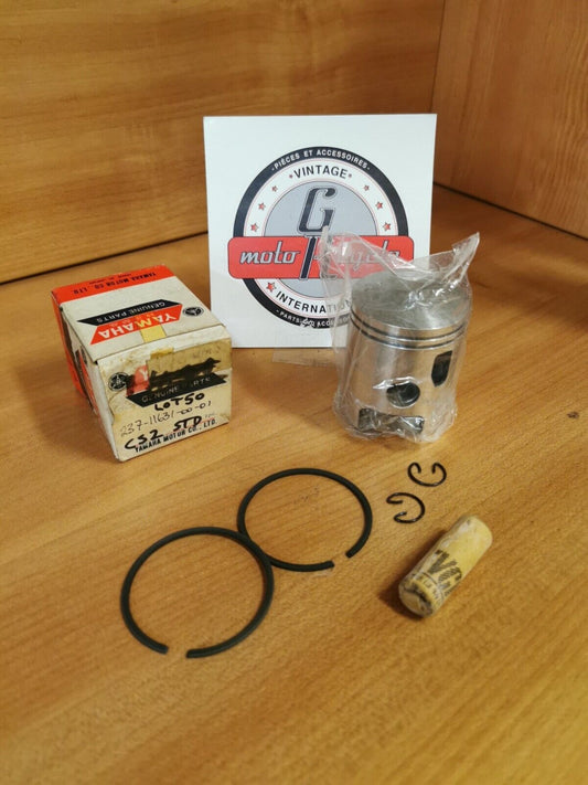NOS YAMAHA  YCS1 1968 1967  PISTON   KIT  STD 237-11631-00  Y47