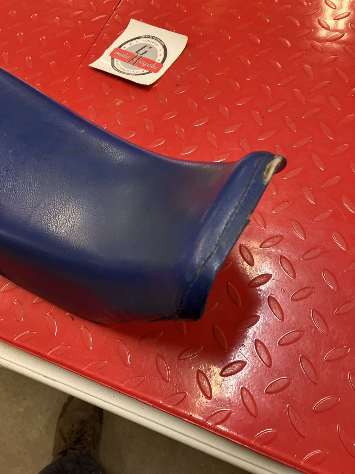 Honda CR250R 1985 seat saddle pan CR125R 2
