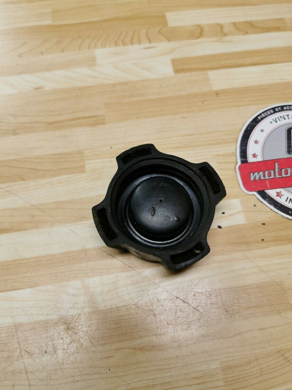Suzuki RM125 1987 fuel tank petrol gas reservoir cover cap