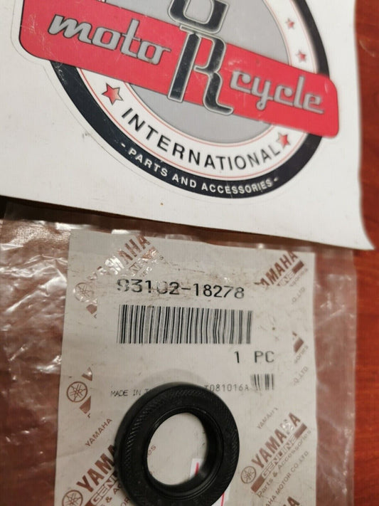 NOS Yamaha XVS650 XV535 XZ550 XV500 OIL SEAL 93102-18278-00 Y98