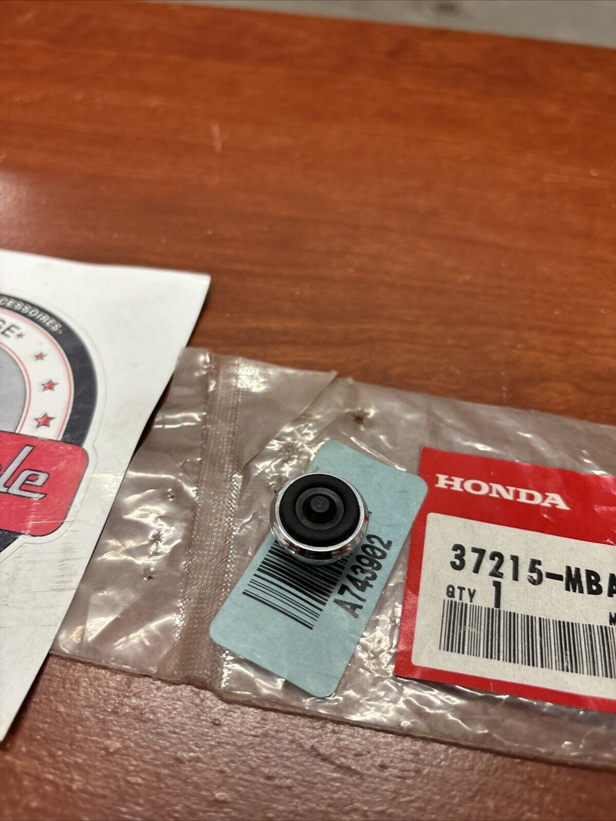 NOS Honda NV400C NV750C VT1300C VT750C RESET SWITCH CAP 37215-MBA-611 H172