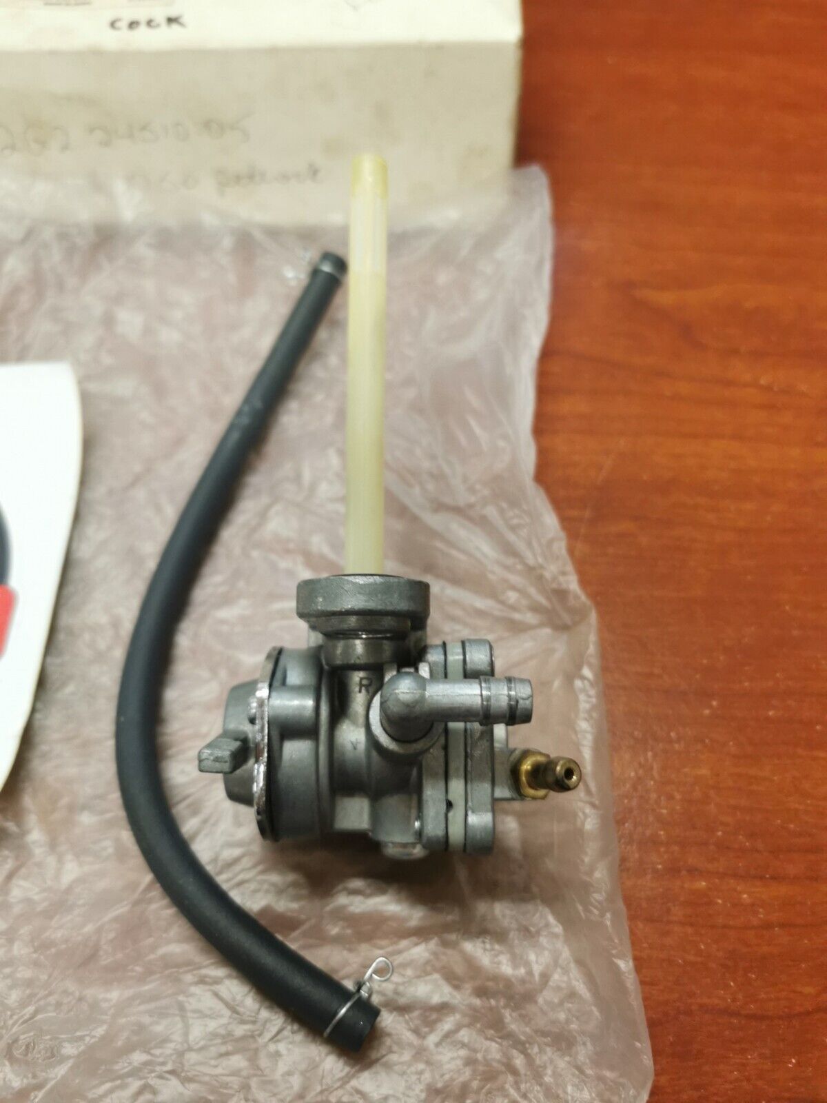 NOS Yamaha XS750 XS850 XS1100 FUEL COCK ASSEMBLY 2 2G2-24510-05-00 Y87