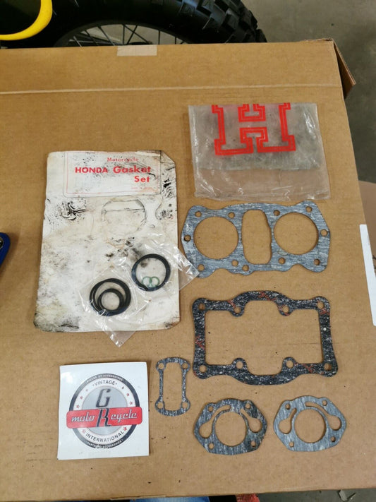 NOS HONDA 305CC CB77 CL77 TOP END GASKET KIT SET INCOMPLETE J49