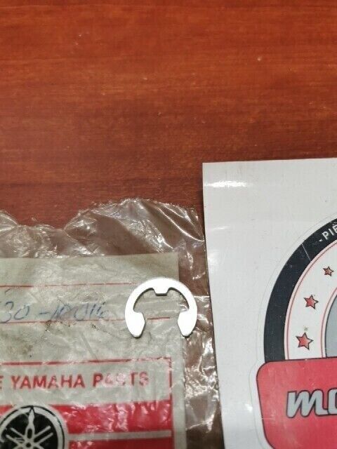NOS Yamaha FS1 CIRCLIP 93430-10016-00 SUB 99001-10600-00 99006-10600-00 Y136