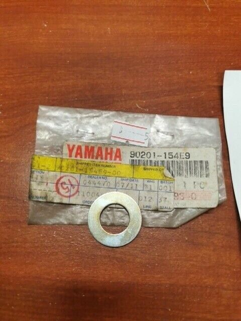 NOS Yamaha PLATE WASHER 90201-154E9-00 Y102