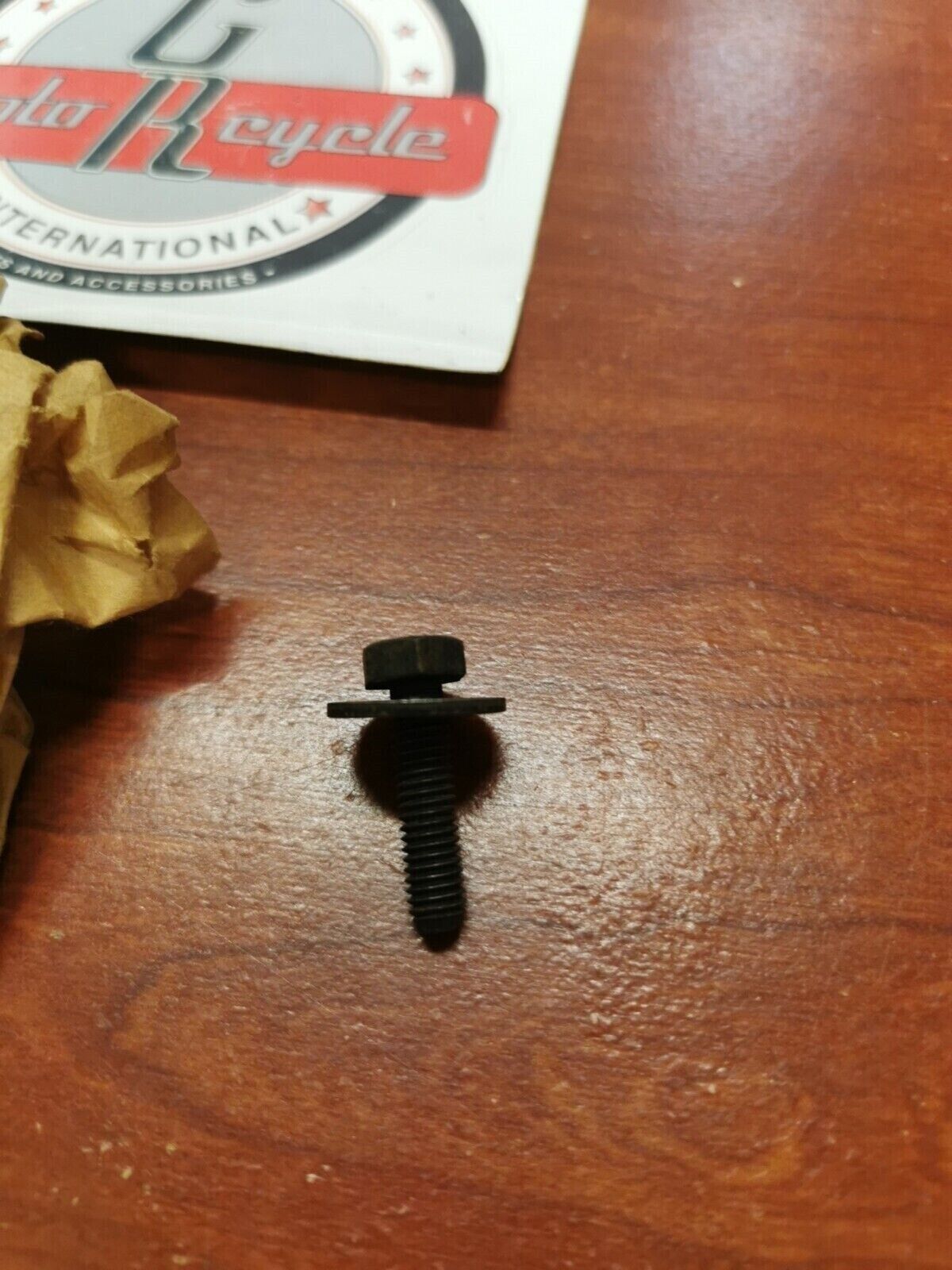 NOS YAMAHA WITH WASHER SCREW 90159-06010-00 Y72