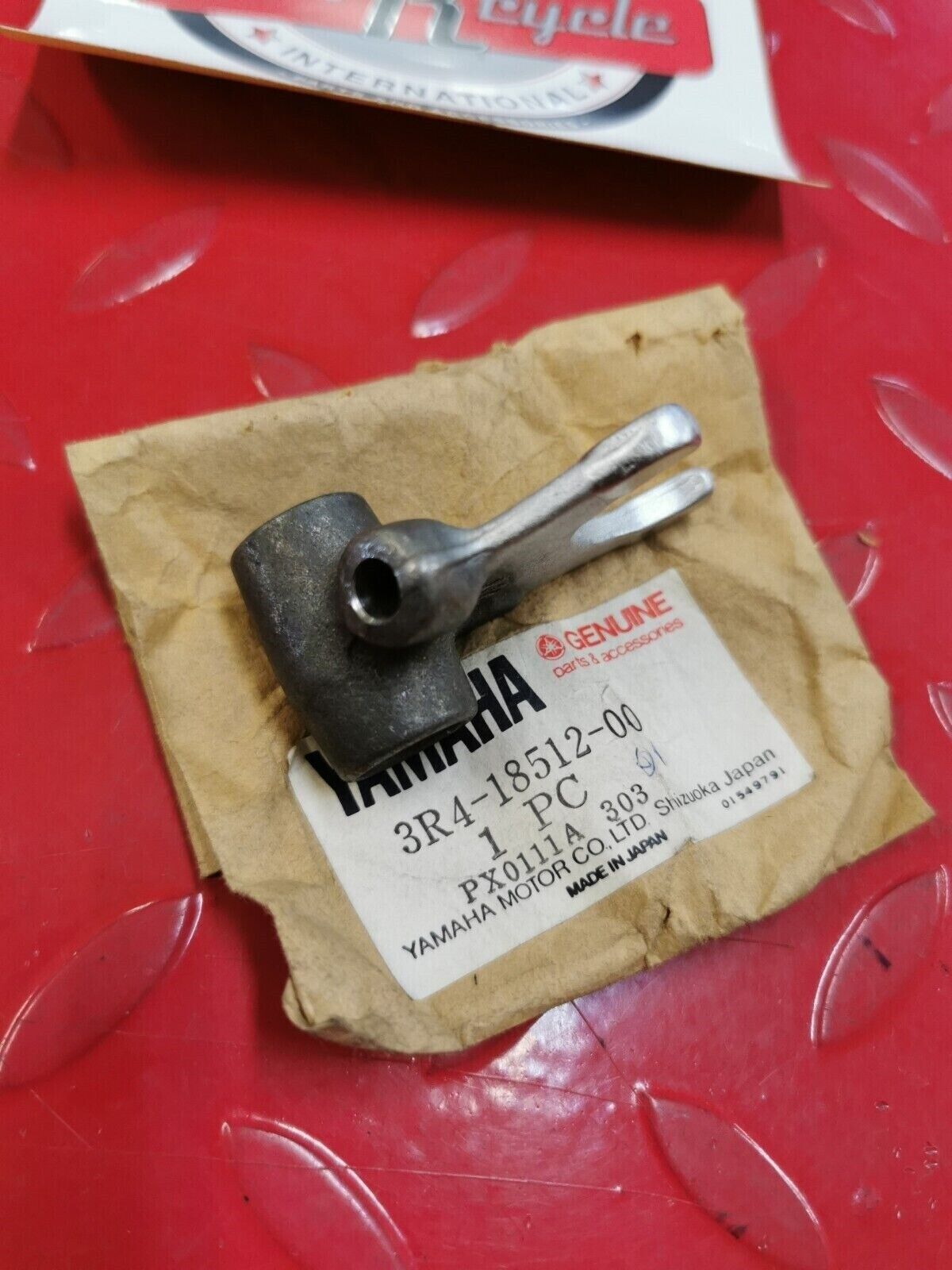 NOS Yamaha YTZ250 IT250 YZ250  FORK SHIFT 2 3R4-18512-01-00 Y22