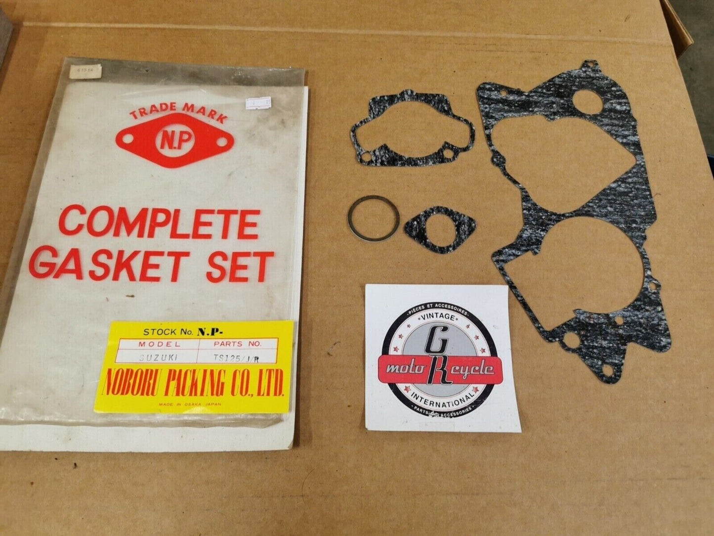 NOS NOBORU SUZUKI TS125J GASKET KIT INCOMPLETE SET J49