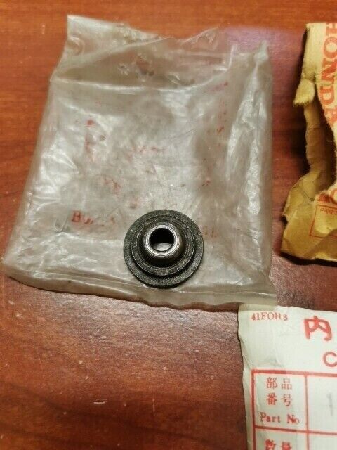 NOS Honda CB125 CD125 VALVE SPRING RETAINER 14771-216-000 SUB. 14771-881-000 H93