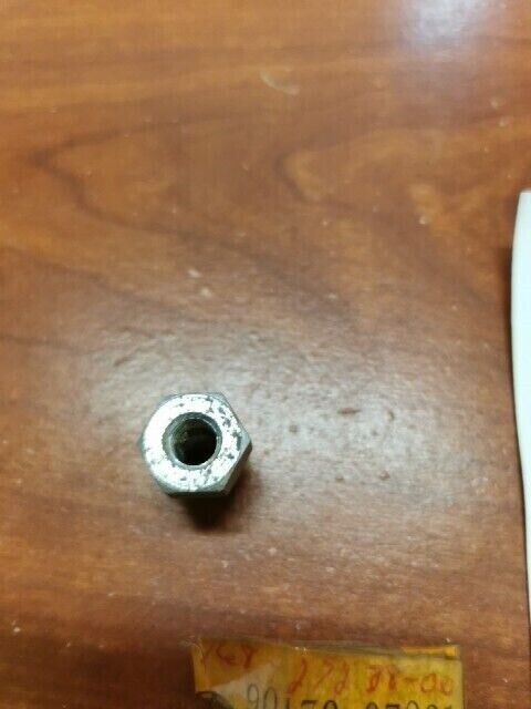 NOS Yamaha R3 TX650 XS1 XS2 YR1 YR2 NUT 90179-07031-00 SUB 168-27238-00-00 Y109