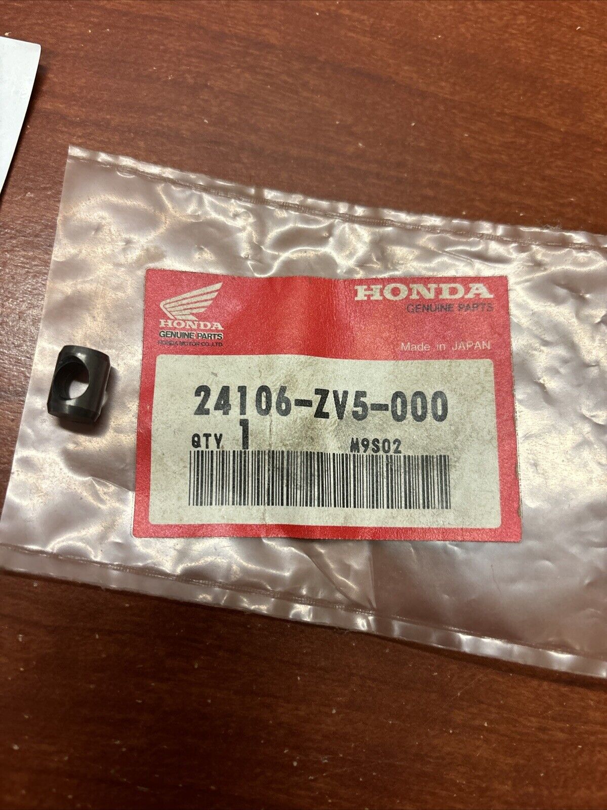 NOS Honda BF25 BF30 BF35 BF40 BF45 BF50 SHIFTER PIN HOLDER 24106-ZV5-000 H180