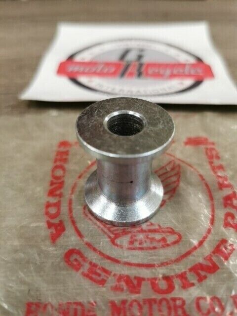 NOS HONDA CB500 1971 1972 engine side L collar spacer 50359-323-010 H79