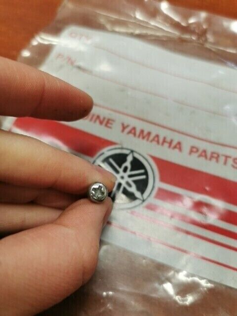 NOS Yamaha FS1 FS50 GTS1000 PW50 SCREW 98501-04010-00 SUB 98580-04010-00 Y129