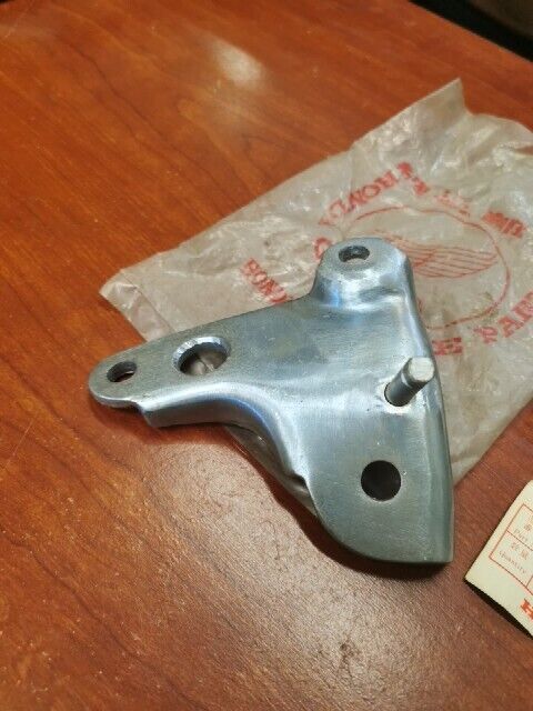 NOS Honda CB125 CB93 CB160 SIDE STAND BRACKET 50541-216-810 H78