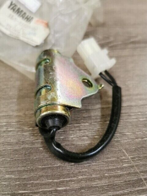 NOS YAMAHA XS250 XS360 XS400  1976 - 1979 CONDENSER 1L9-81625-50-00  Y104