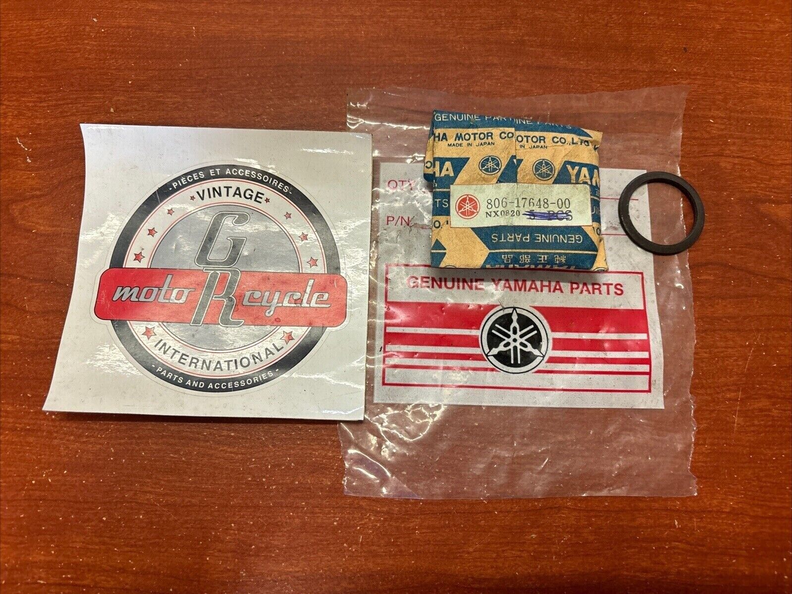 NOS Yamaha SPACER 806-17648-00-00 SUB 90208-28003-00 Y177