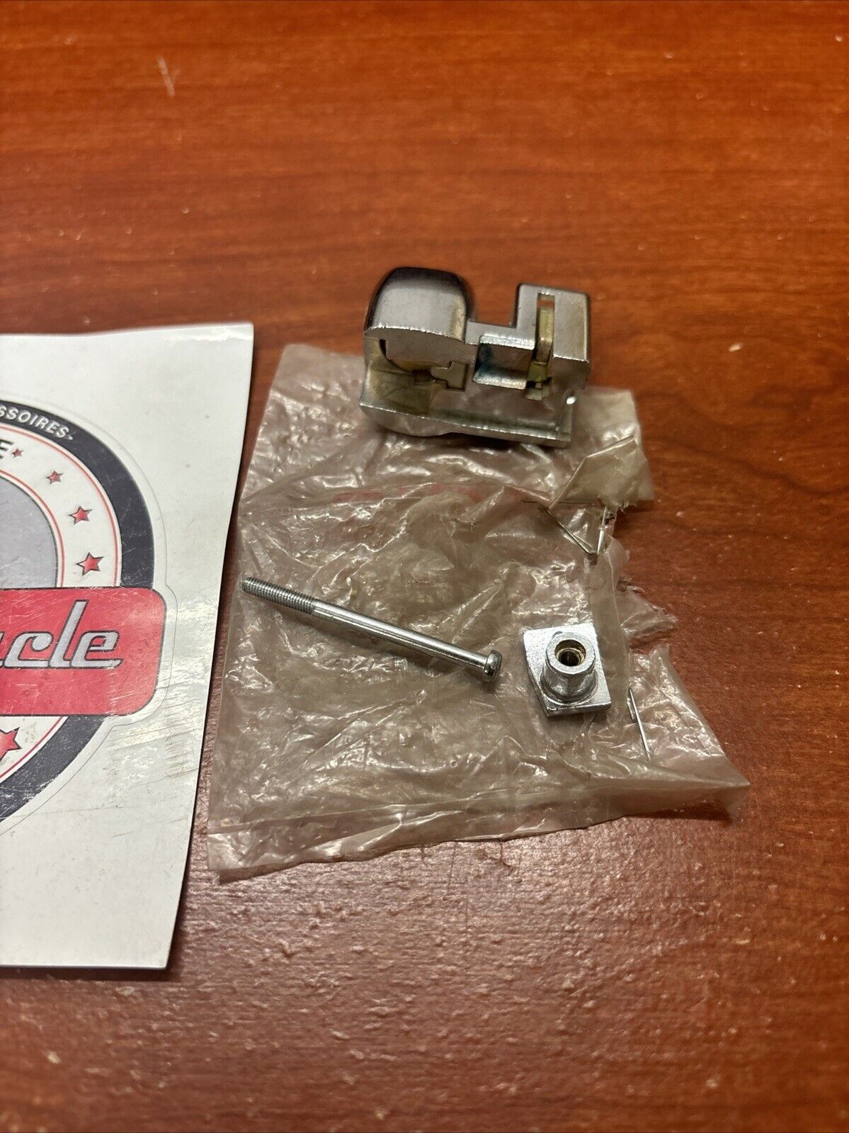 NOS Honda CB200 CB250 CB350 CB360 CB400 CB500 CB550 CAP LOCK 17550-377-315 H180