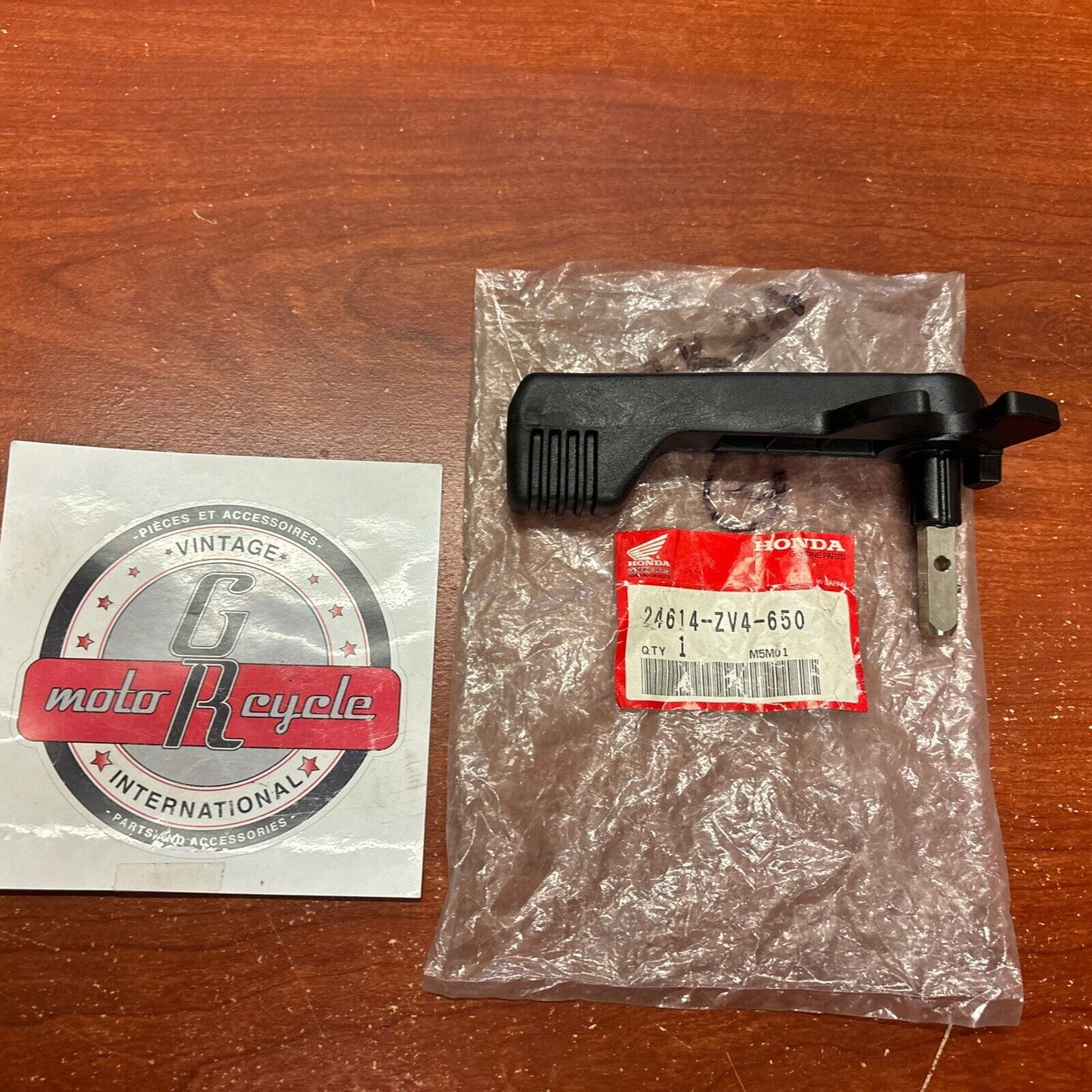 NOS Honda OUTBOARD SHIFT LEVER 24614-ZV4-650 H150