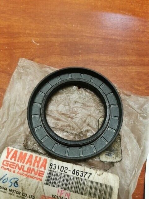 NOS Yamaha YFM250 YFM350 YFM400 OIL SEAL 93102-46377-00 Y102