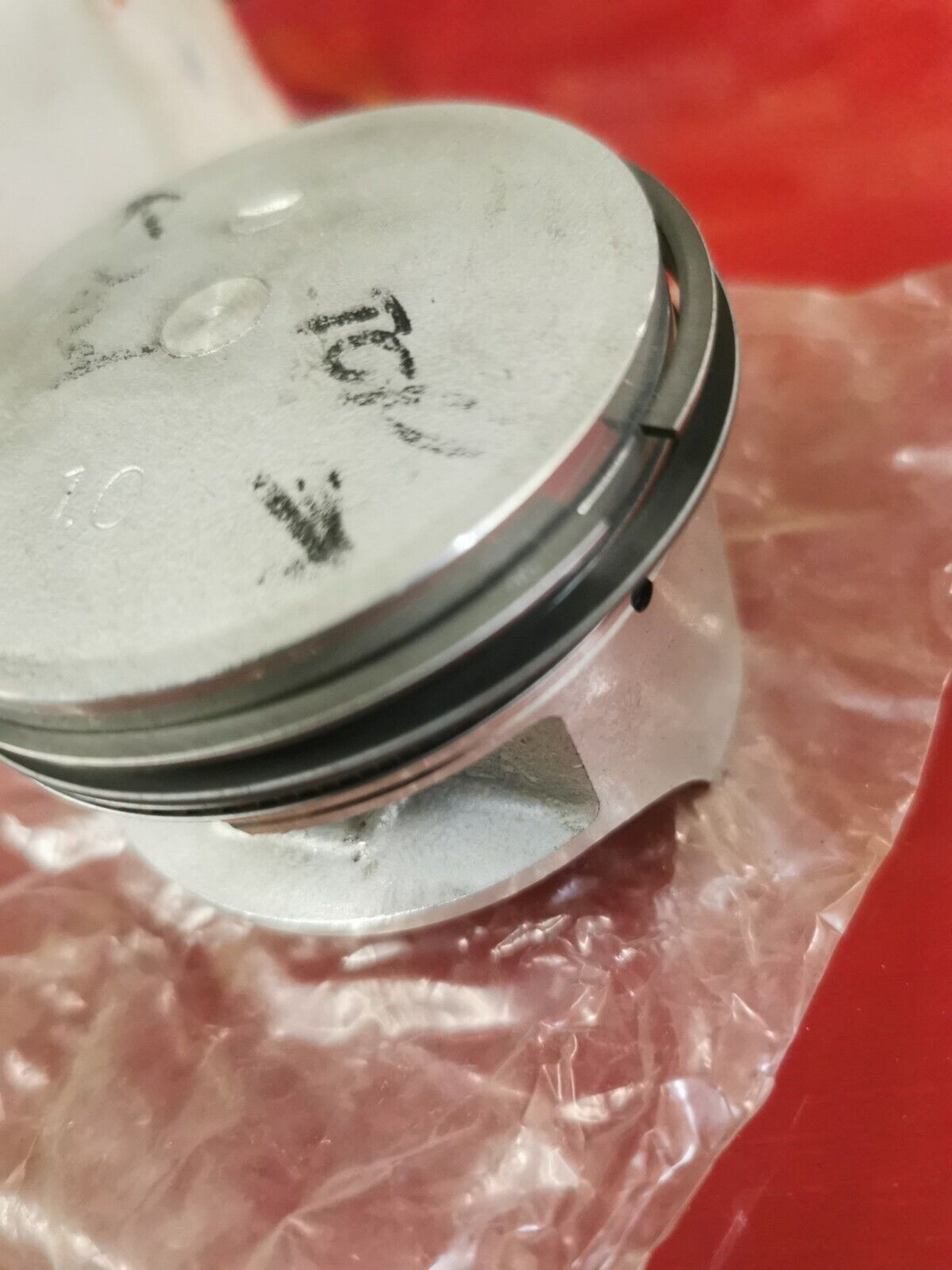 NOS SUZUKI LT230 1985 - 1988 PISTON SET WITH RING 12100-22840 S23