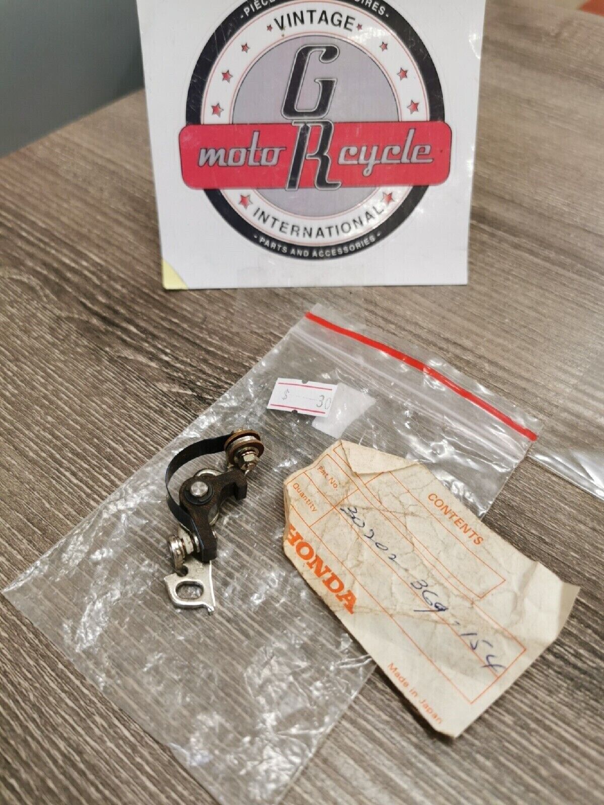 NOS HONDA CJ360 CB360  POINTS  L  DENSO 30202-369-154 H17