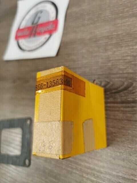 NOS YAMAHA EX440B EX440D GP440 GP440C GP433F GASKET 866-13563-00-00 Y187