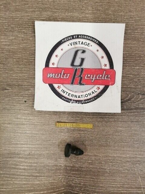 NOS YAMAHA XS500B 1975 TX500 TY250C TY175B SIDE COVER KNOB 371-21714-00-00 Y146