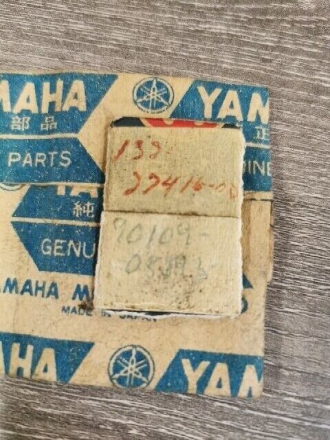 NOS YAMAHA AS2C HS1 RD125 RD200 YB100 YCS1 YL1 CS5 BOLT 132-27416-00-00 Y191