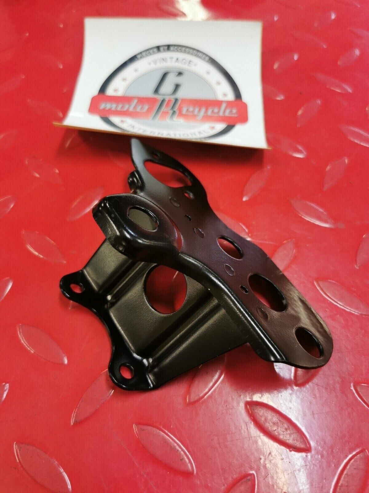 NOS YAMAHA DT100 1977 - 1983 BRACKET METER 1T9-83519-00-98 Y29