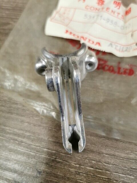 NOS HONDA ATC185S ATC200 BRACKET R HANDLEBAR CONTROL LEVER 53171-958-010 H89