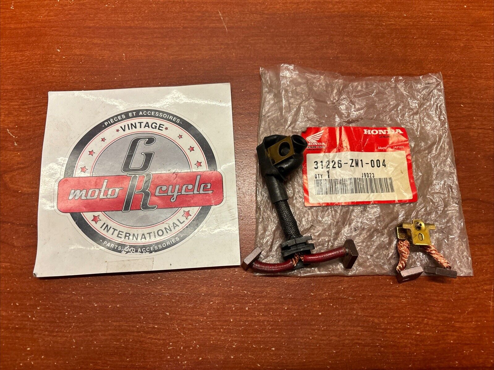 NOS Honda BF75 BF90 BF115 BF130 BF175 BF200 BF225 BRUSH SET 31226-ZW1-004 H185