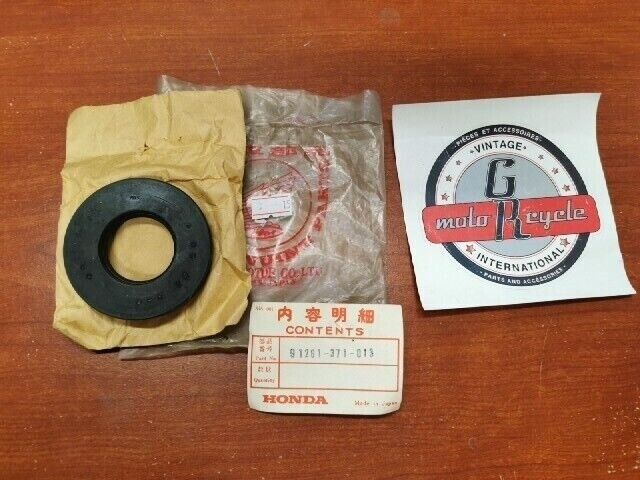 NOS Honda GL1000 OIL SEAL (32X67X8) 91261-371-013 H97